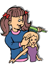 fille coiffant sa poupée